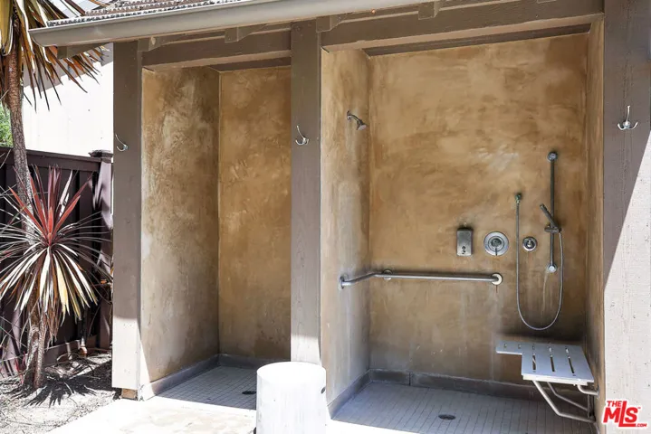 5445 Tree Farm Lane, Santa Barbara, California 93111