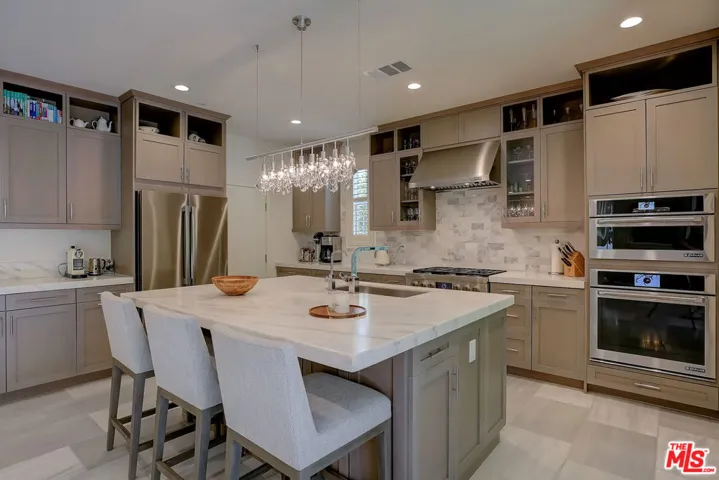 5445 Tree Farm Lane, Santa Barbara, California 93111