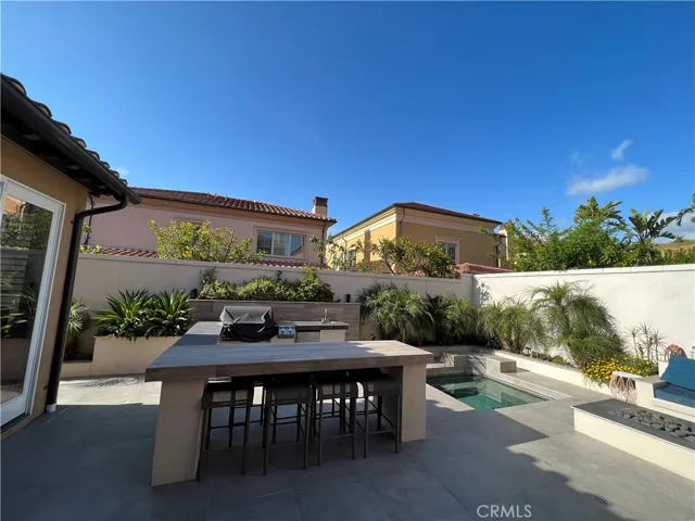 61 Domani, Irvine, California 92618