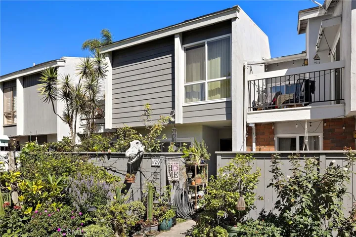 622 Whitney Way, Costa Mesa, California 92626