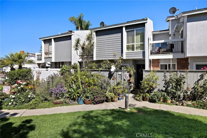 622 Whitney Way, Costa Mesa, California 92626