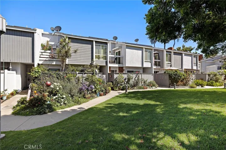 622 Whitney Way, Costa Mesa, California 92626
