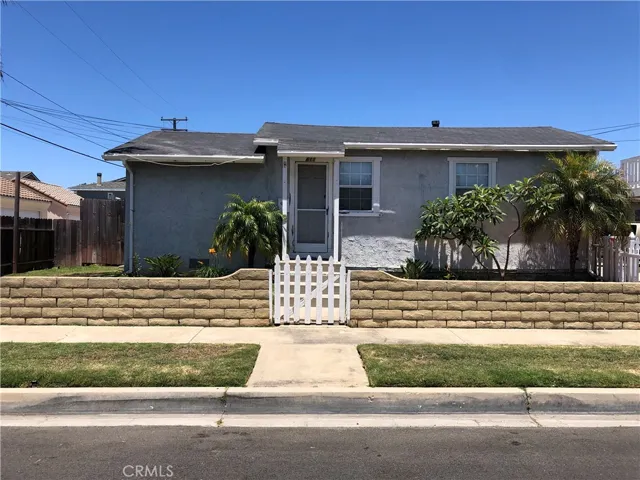 1011 Florida Street, Huntington Beach, California 92648