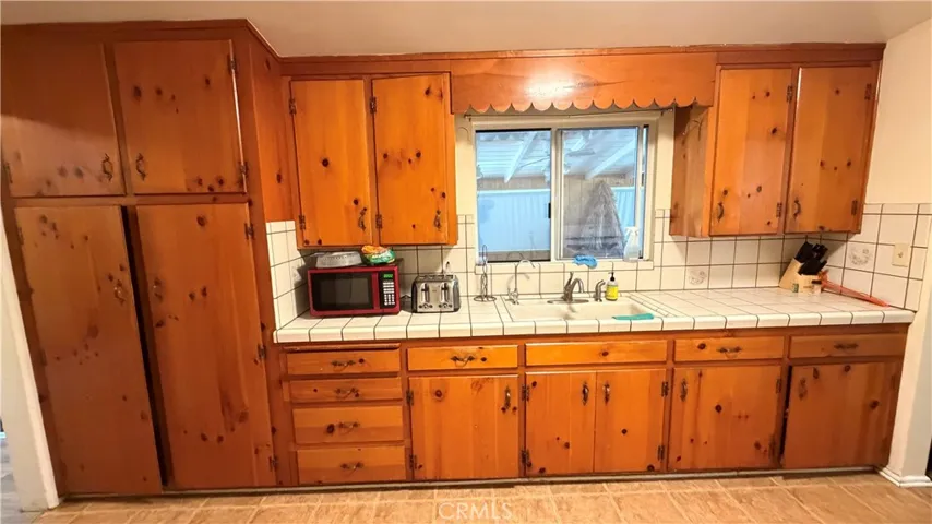 44423 3rd E, Lancaster, California 93535