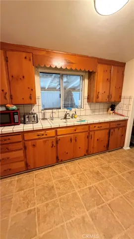 44423 3rd E, Lancaster, California 93535