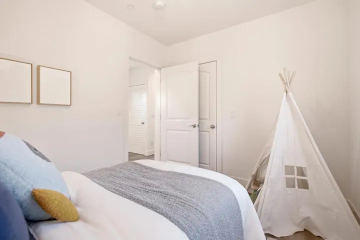 1721 Middlefield Road, Redwood City, California 94063