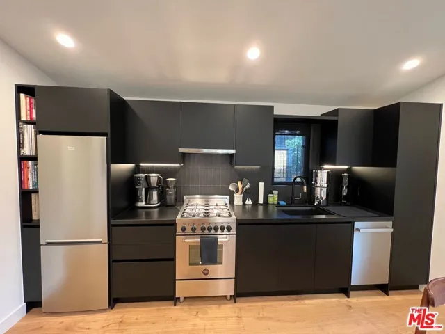 4251 S Centinela Avenue, Los Angeles, California 90066