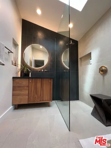 4251 S Centinela Avenue, Los Angeles, California 90066
