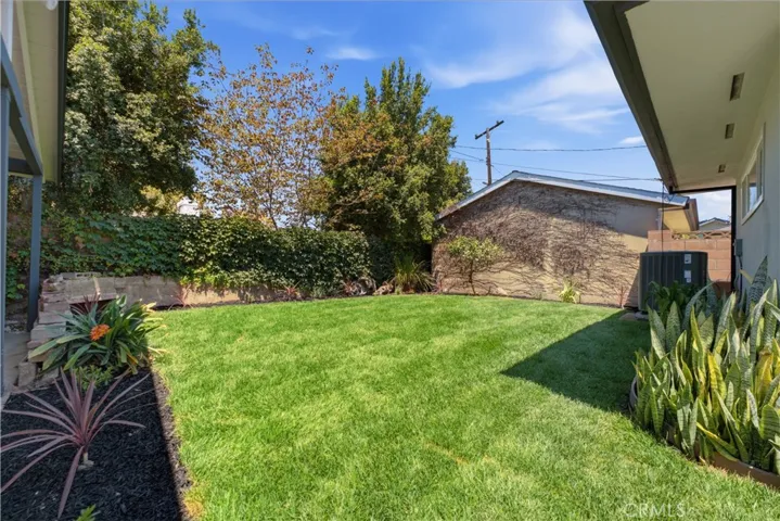 2116 Freeman, Santa Ana, California 92706