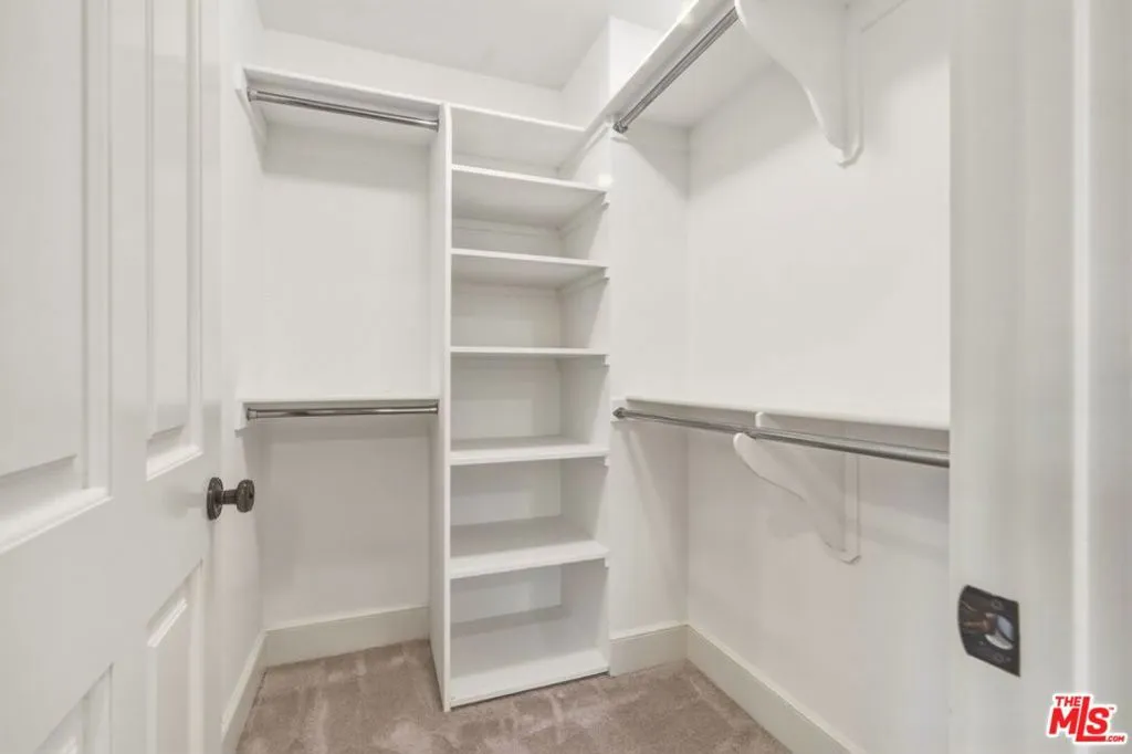 Closet 2