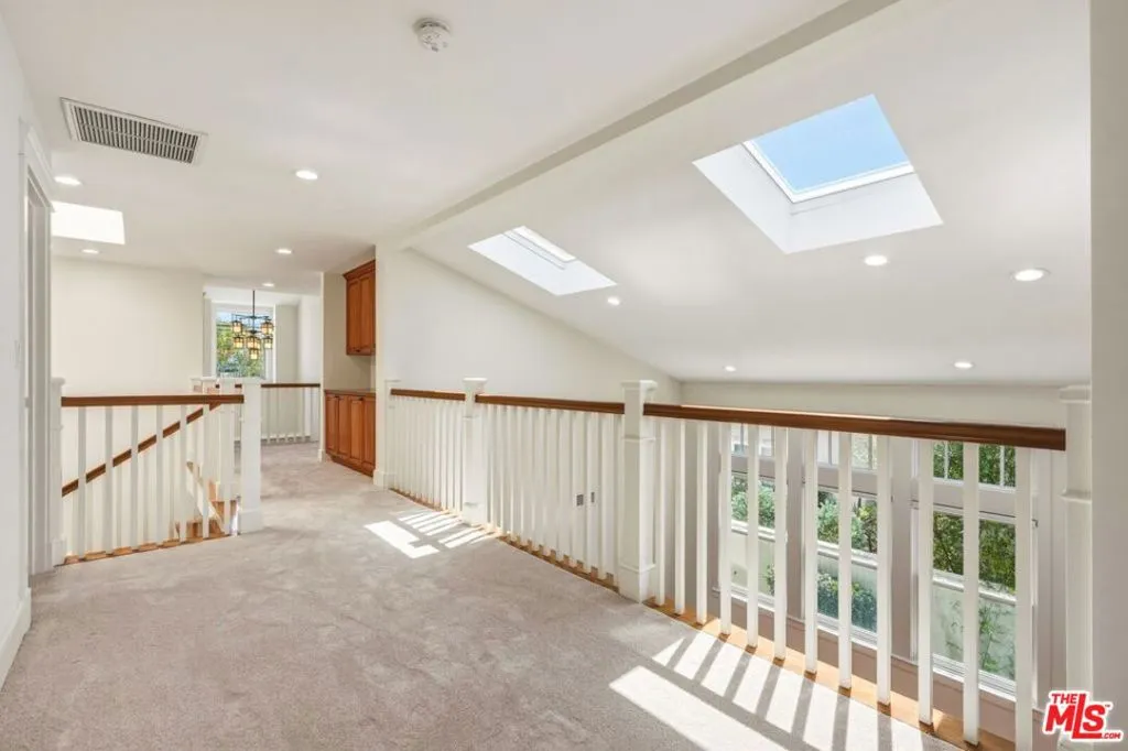 Top Floor walkway