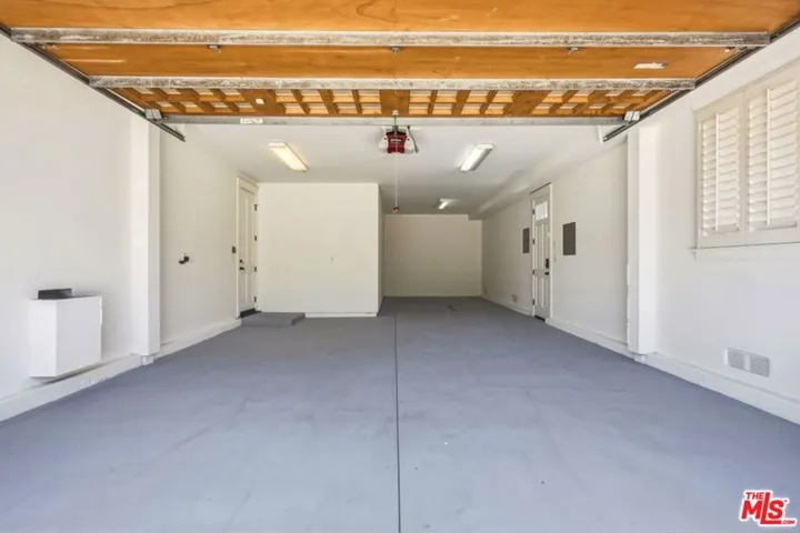3-car garage