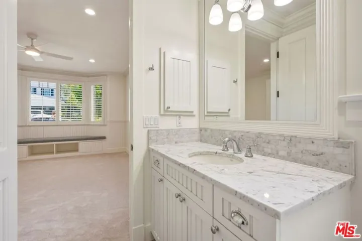 Inlaw/Maids bathroom