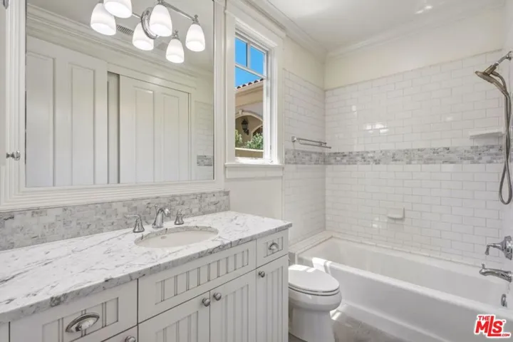 Inlaw/Maids bathroom