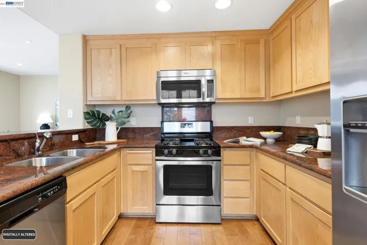 2212 Day Sailor Court, Richmond, California 94804