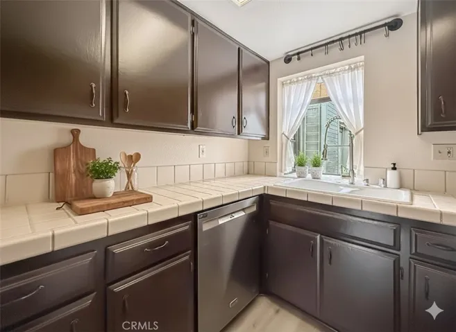 6542 Stoney View, Simi Valley, California 93063
