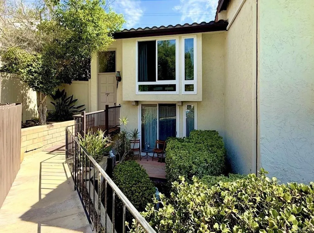2402 Altisma Way