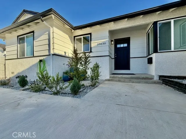 23130 Hartland, West Hills, California 91307