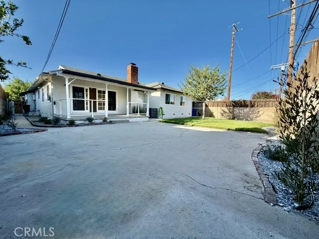 23130 Hartland, West Hills, California 91307