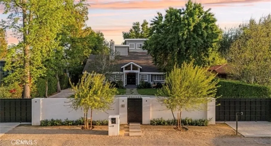 23134 Collins Street, Woodland Hills, California 91367