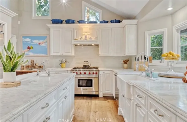23134 Collins Street, Woodland Hills, California 91367