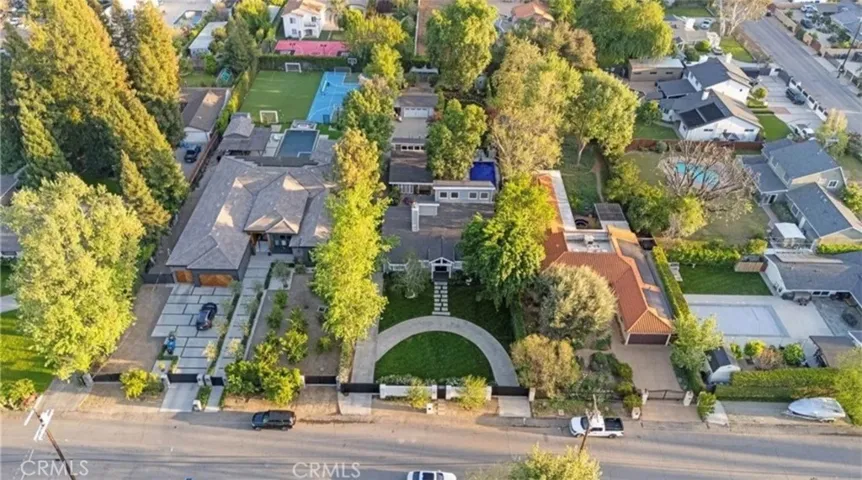 23134 Collins Street, Woodland Hills, California 91367