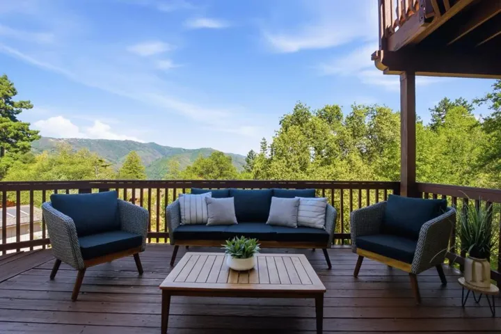 21546 Alma Court, Los Gatos, California 95033