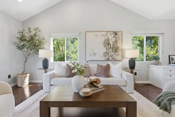 21546 Alma Court, Los Gatos, California 95033