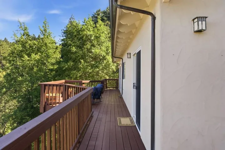 21546 Alma Court, Los Gatos, California 95033