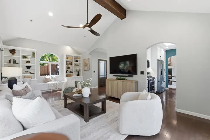 21546 Alma Court, Los Gatos, California 95033