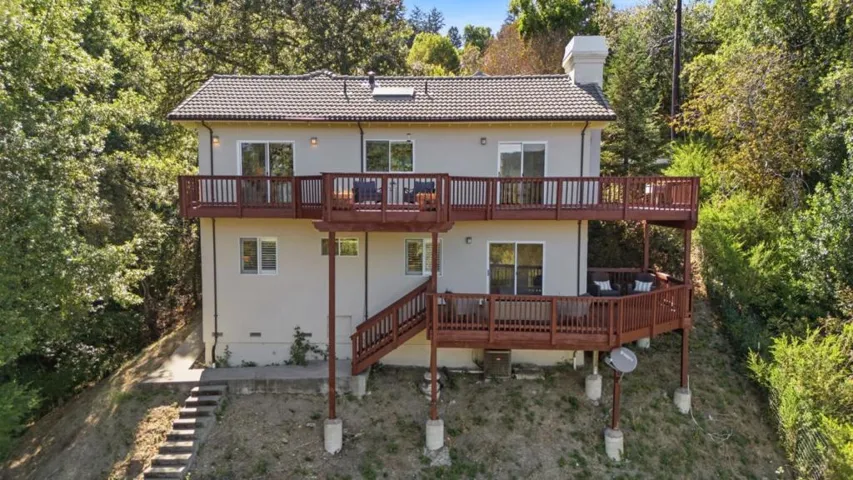 21546 Alma Court, Los Gatos, California 95033