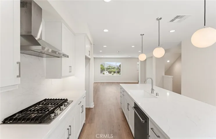 101 Sorrel Court, Burbank, California 91506