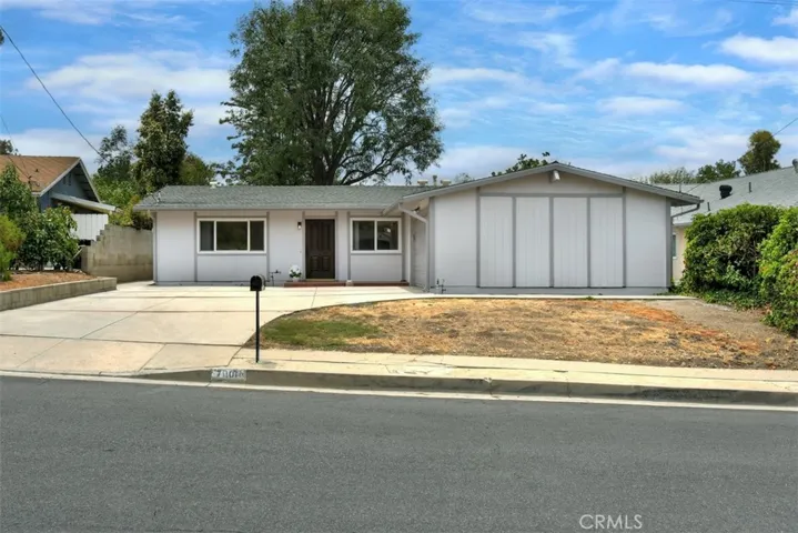 7006 Helmsdale Road, West Hills, California 91307