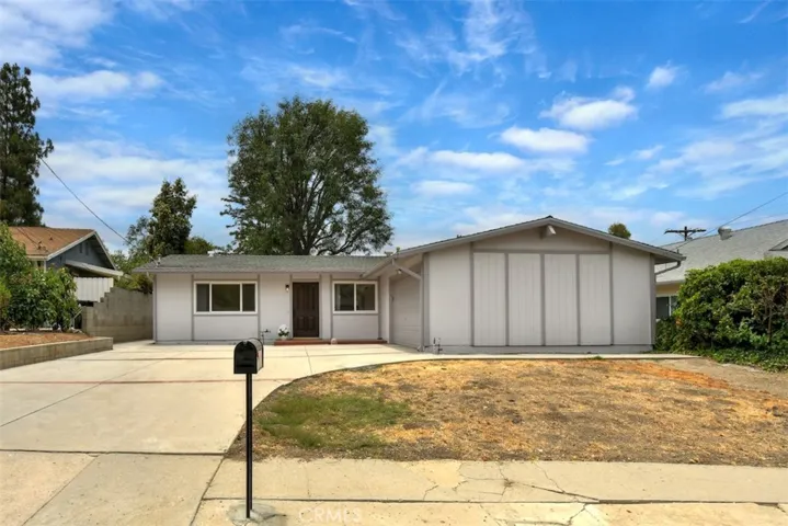 7006 Helmsdale Road, West Hills, California 91307
