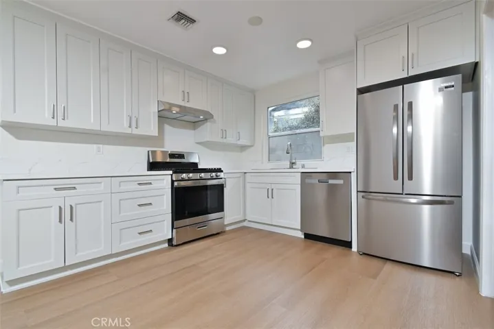 7006 Helmsdale Road, West Hills, California 91307