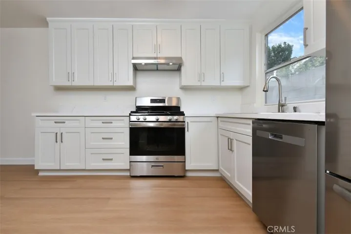 7006 Helmsdale Road, West Hills, California 91307