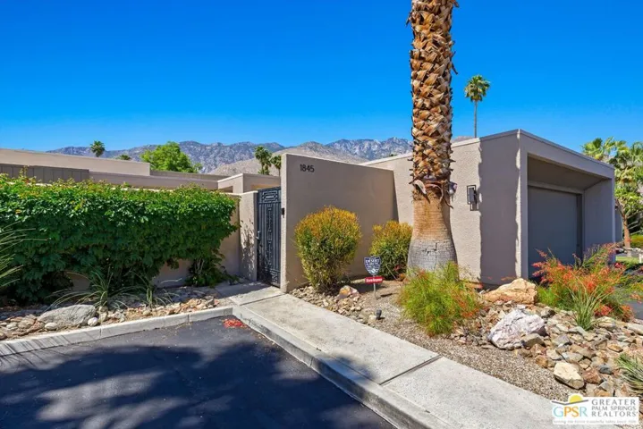 1845 S La Paloma, Palm Springs, California 92264
