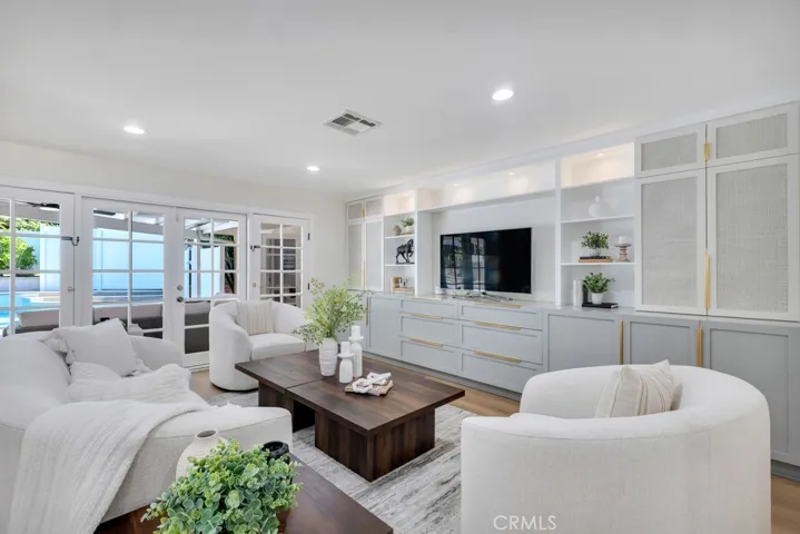 4540 Del Moreno Drive, Woodland Hills, California 91364