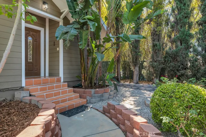 4540 Del Moreno Drive, Woodland Hills, California 91364