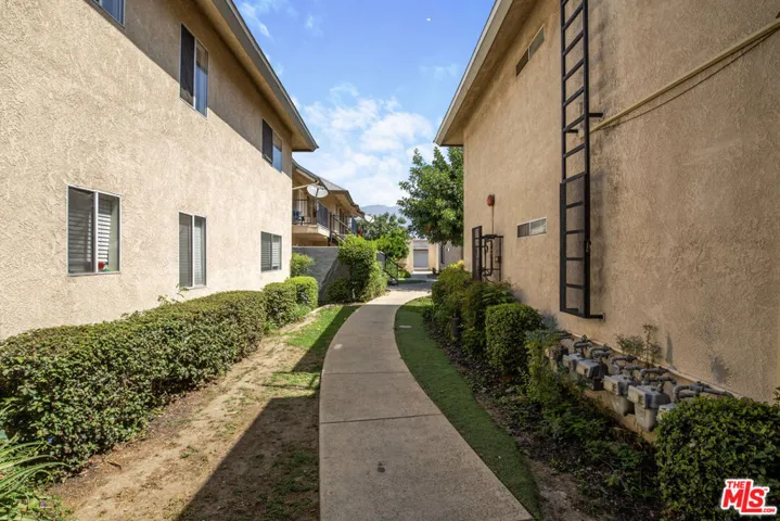 1429 N Grove Avenue, Ontario, California 91764