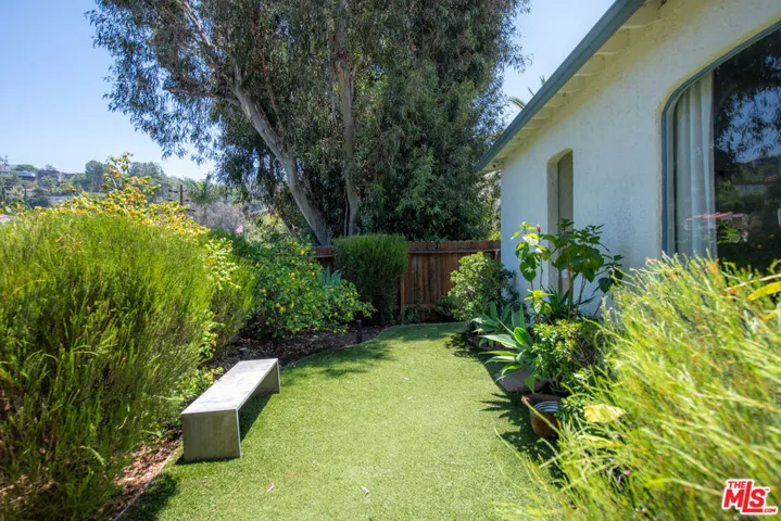 3209 Bennett Drive, Los Angeles, California 90068