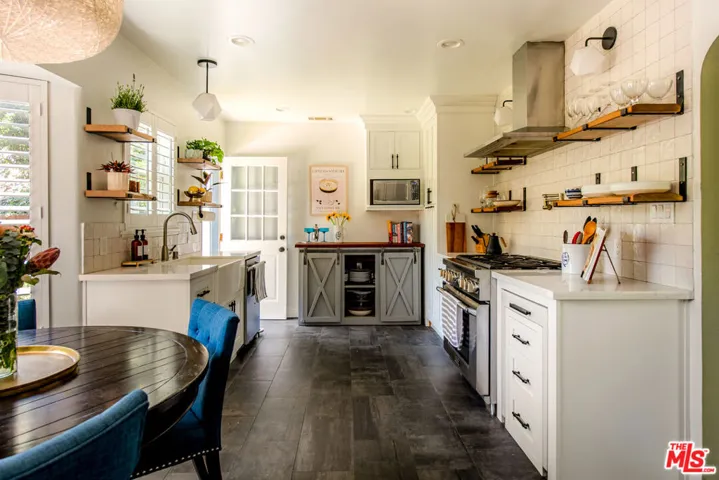 3209 Bennett Drive, Los Angeles, California 90068