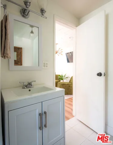 3209 Bennett Drive, Los Angeles, California 90068