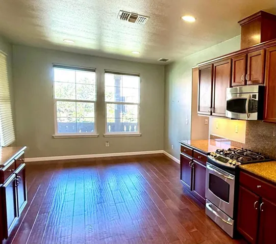 9946 Hatherton Way, Elk Grove, California 95757