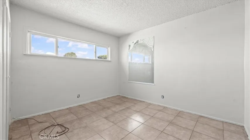 1362 E 20th Street, Los Angeles, California 90011