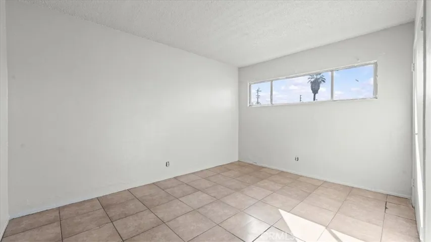 1362 E 20th Street, Los Angeles, California 90011