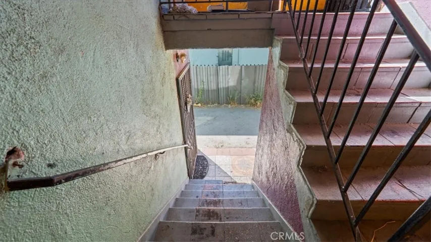 1362 E 20th Street, Los Angeles, California 90011