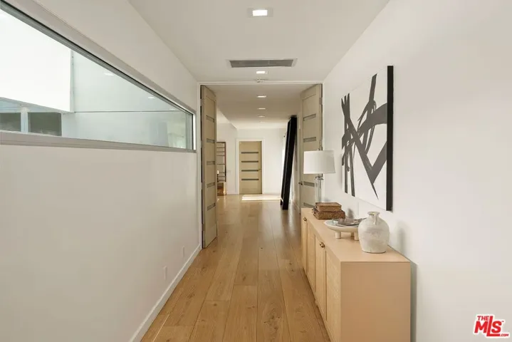 2557 Greenvalley Road, Los Angeles, California 90046