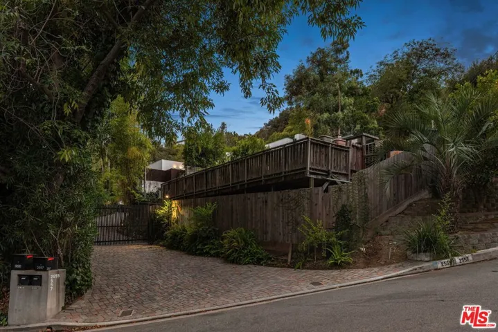 2557 Greenvalley Road, Los Angeles, California 90046