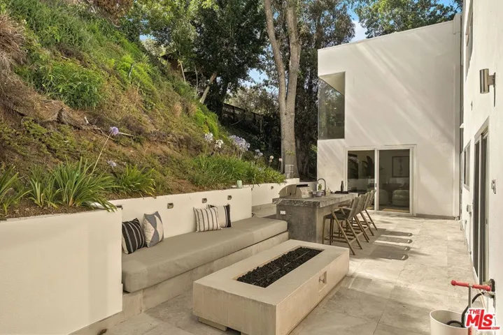 2557 Greenvalley Road, Los Angeles, California 90046